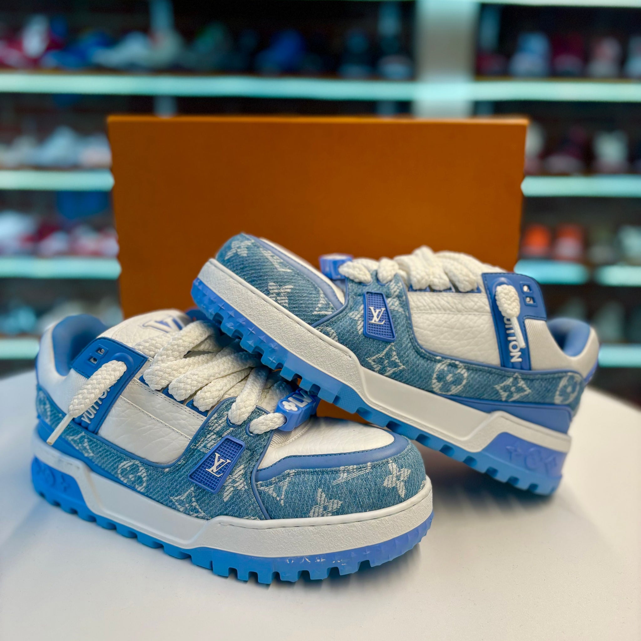 Louis Vuitton Trainer Maxi "Baby Blue" - Like New