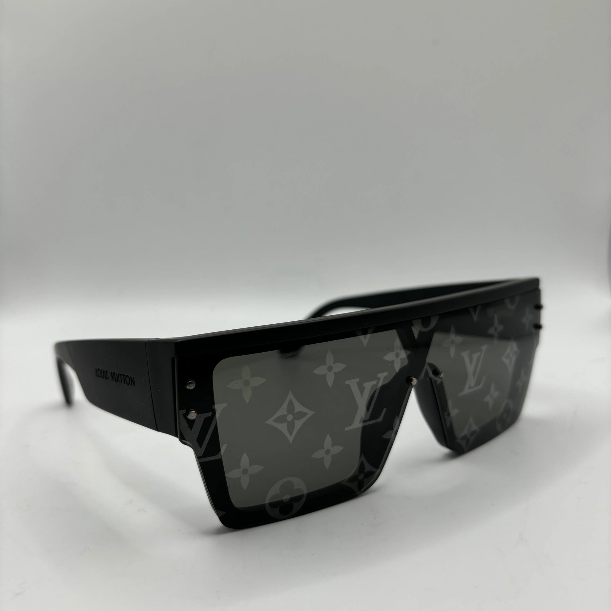 Louis Vuitton Waimea Glasses "Black"