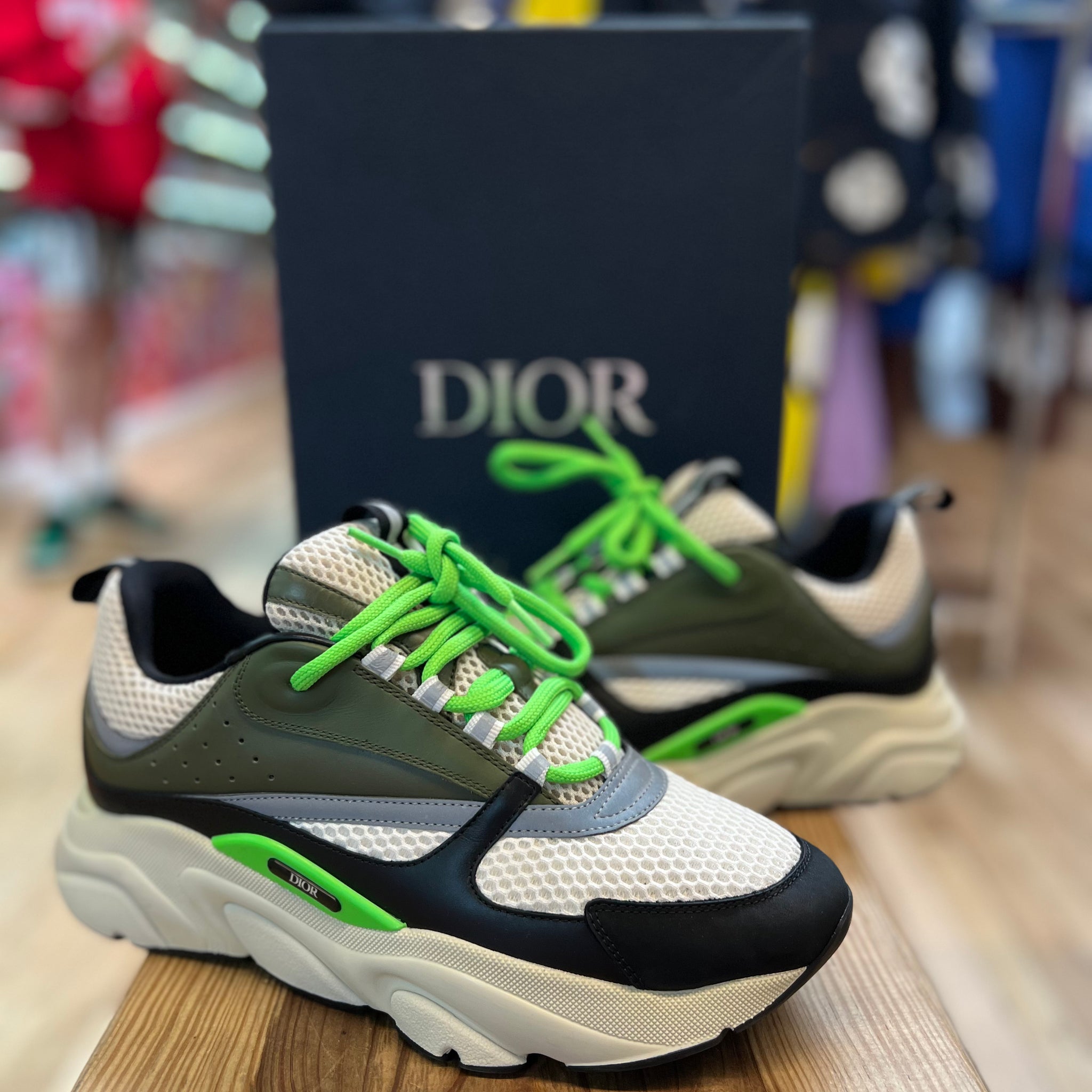Dior B22 Sneaker "Military Green/White" (Pre-Owned/With Box/Size 43)