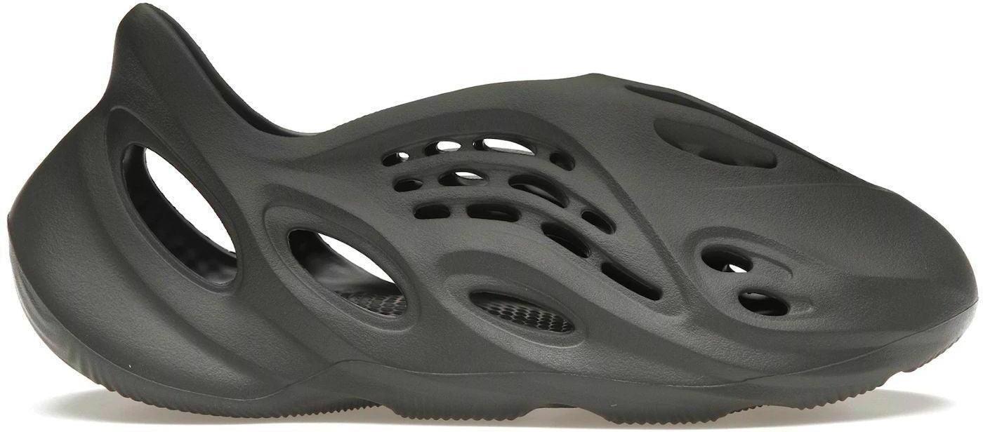adidas Yeezy Foam RNR Carbon