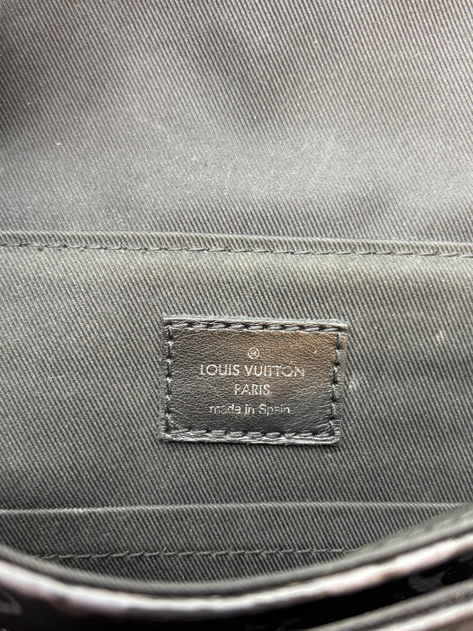 Louis Vuitton District PM Messenger Bag Black