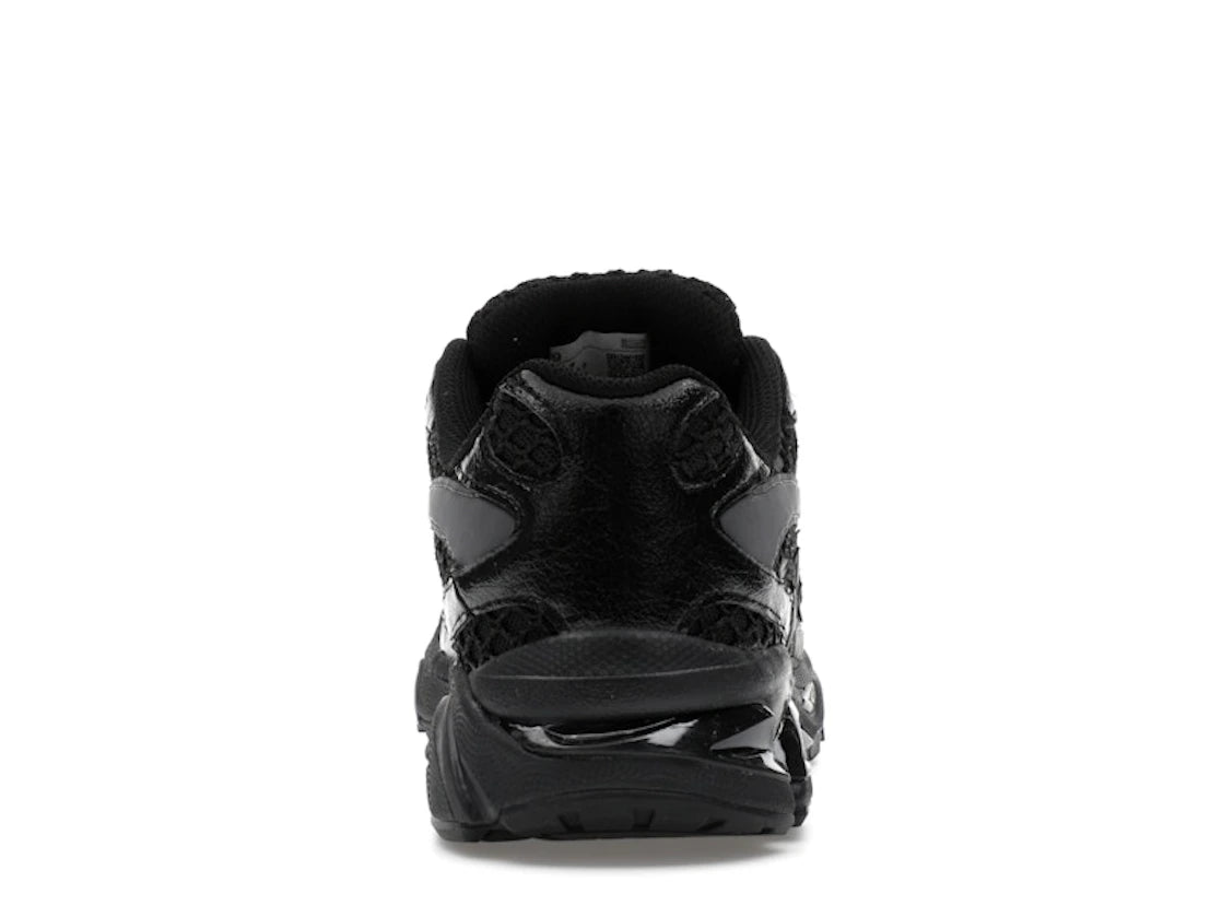 Bravest Studios Kross Kountry Runner Triple Black