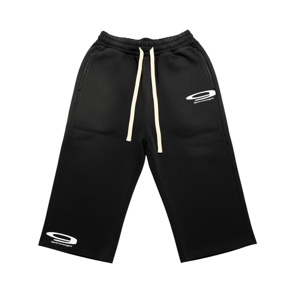 Garciago Shorts Black White